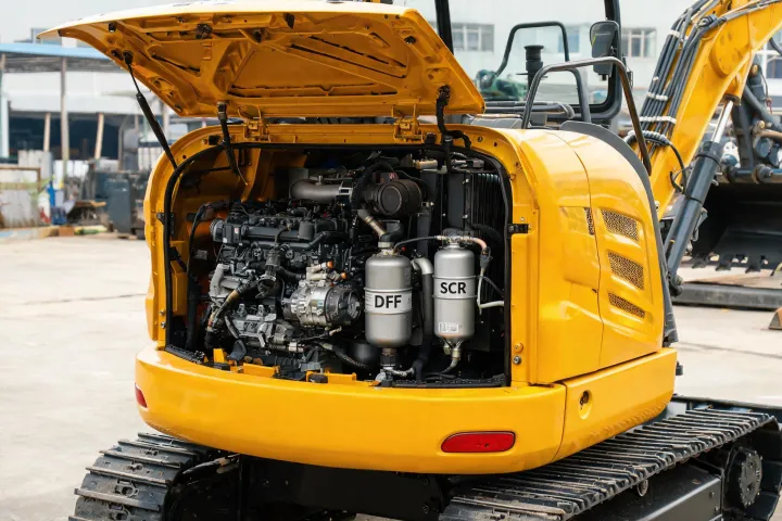 Tier 4 Final excavator engine with DPF and SCR